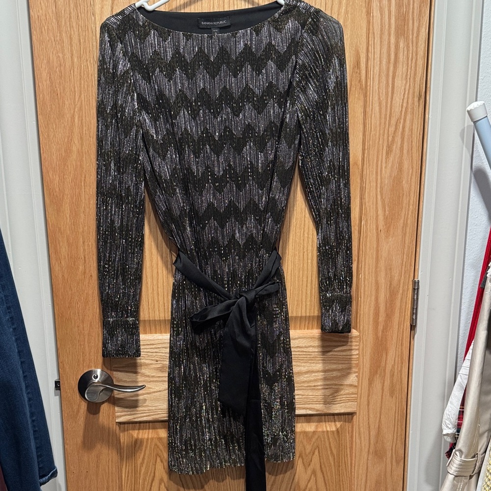 Banana Republic Black Metallic Chevron Long-Sleeve Tie-Waist Dress